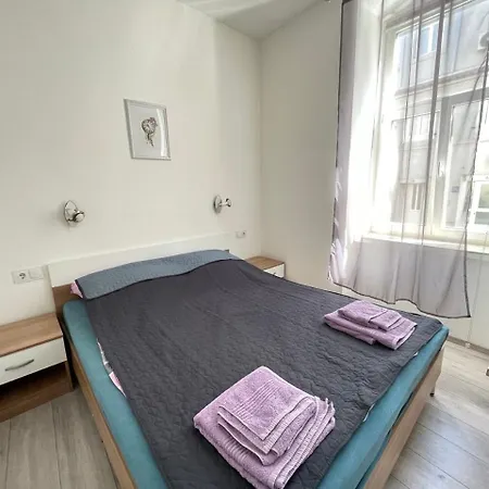 Aparthotel History 3*